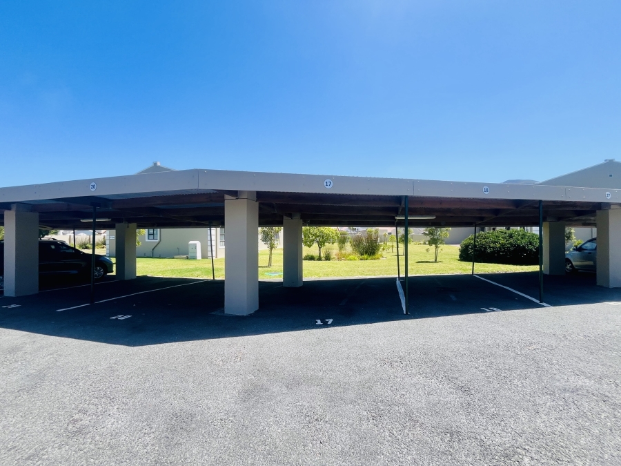2 Bedroom Property for Sale in Sandbaai Western Cape